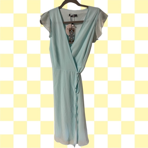 A Boohoo dress in size 4 NWT - Picture 2 of 8